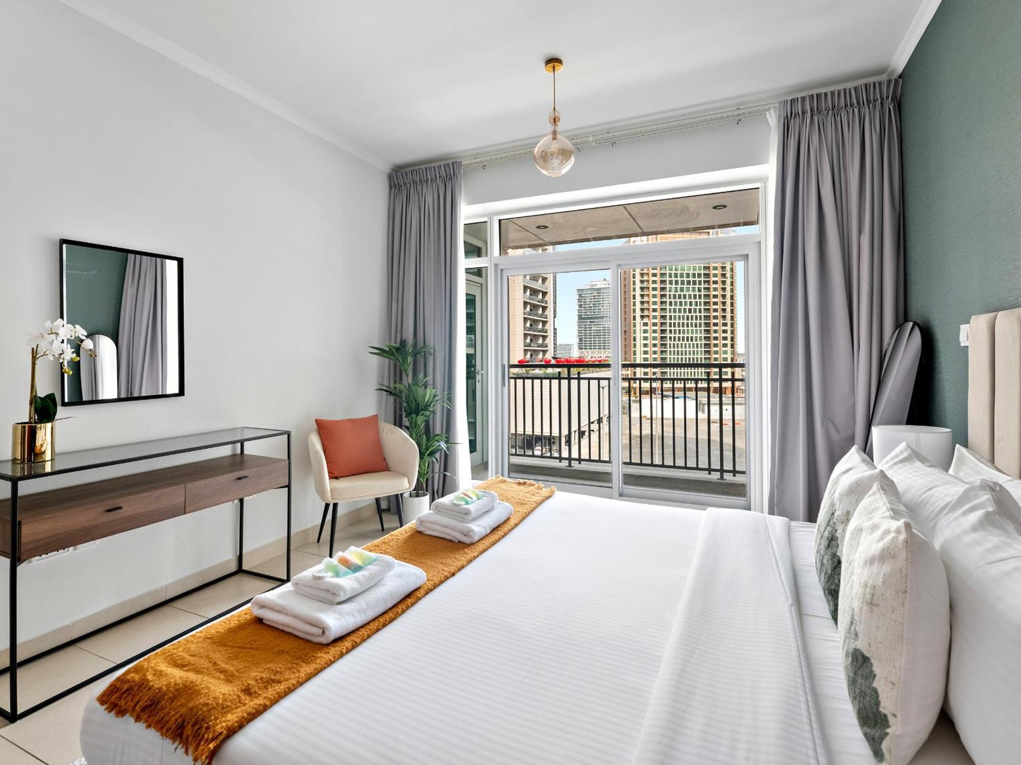 Apartment Stylish 1br In Downtown With - Burj Views *