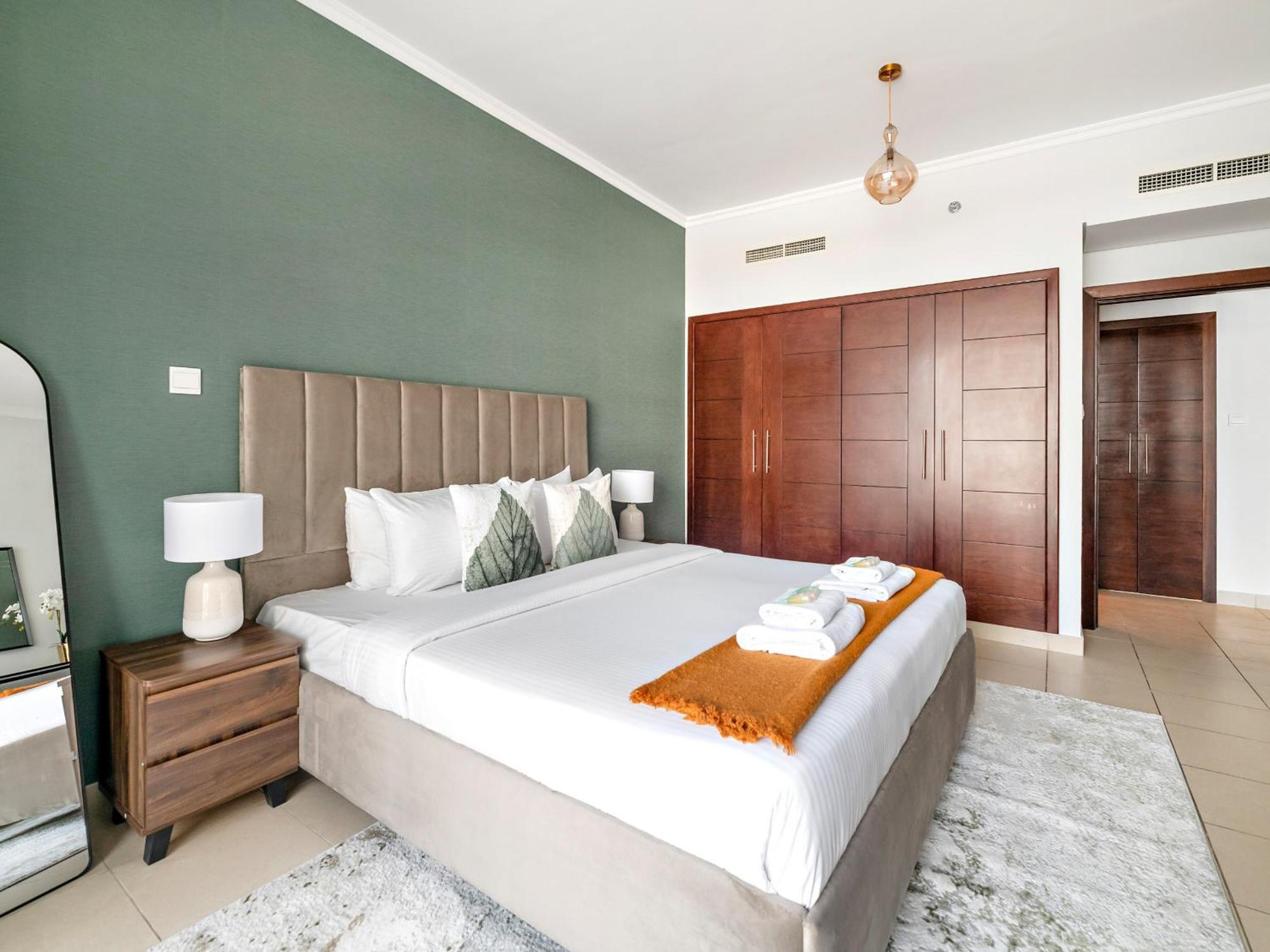 Apartment Stylish 1br In Downtown With - Burj Views